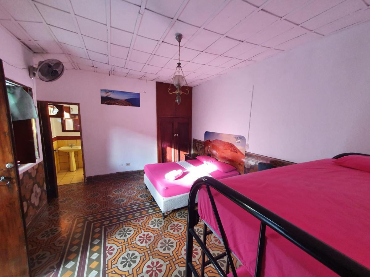 Volcano Hostal *